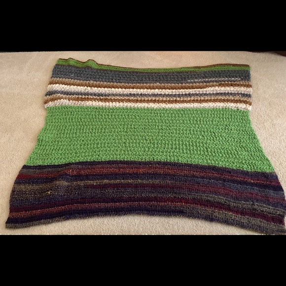 Throw - Picture 4 of 4